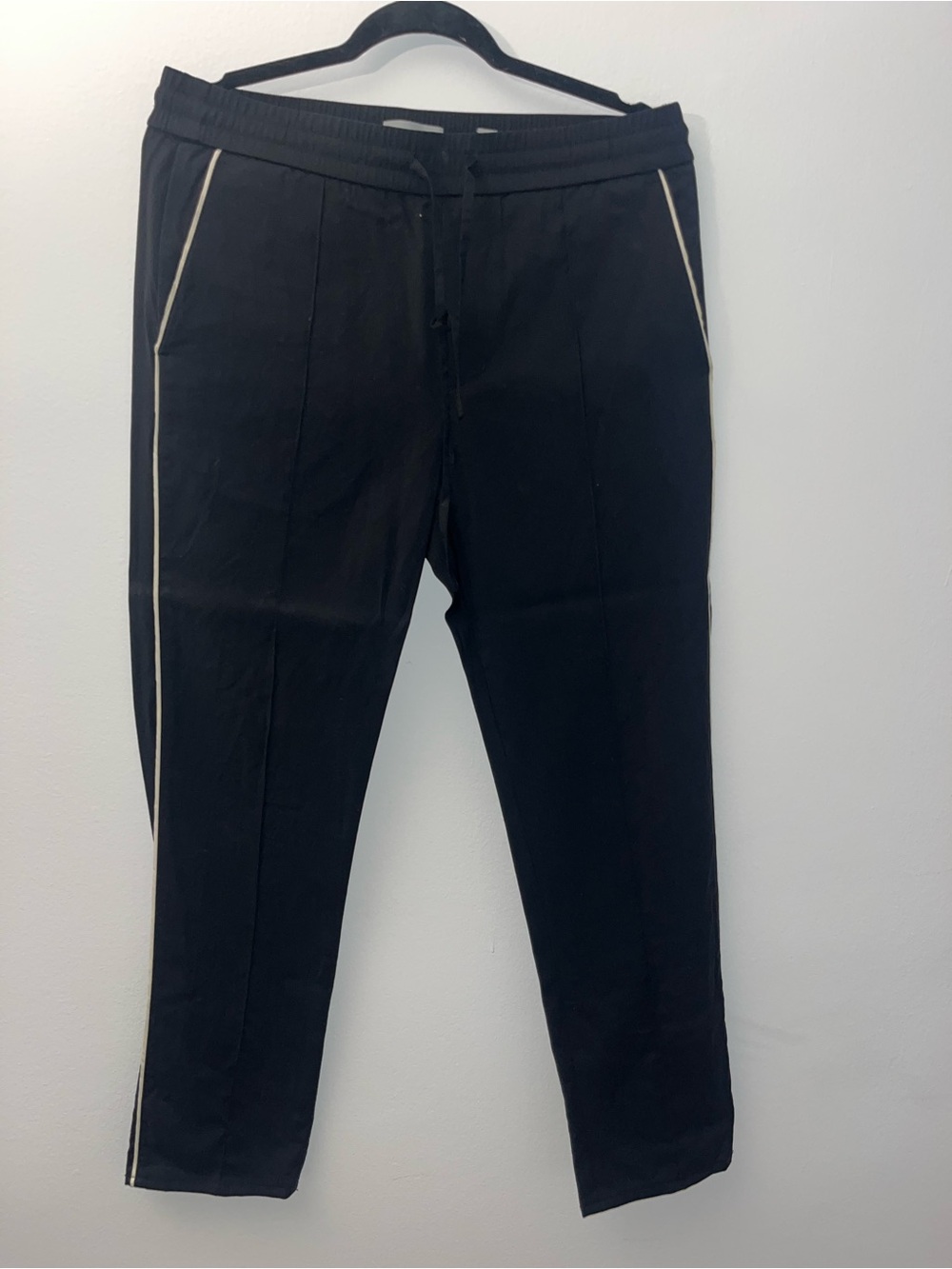 Vince Black Jogger Pants with white Side Piping size M